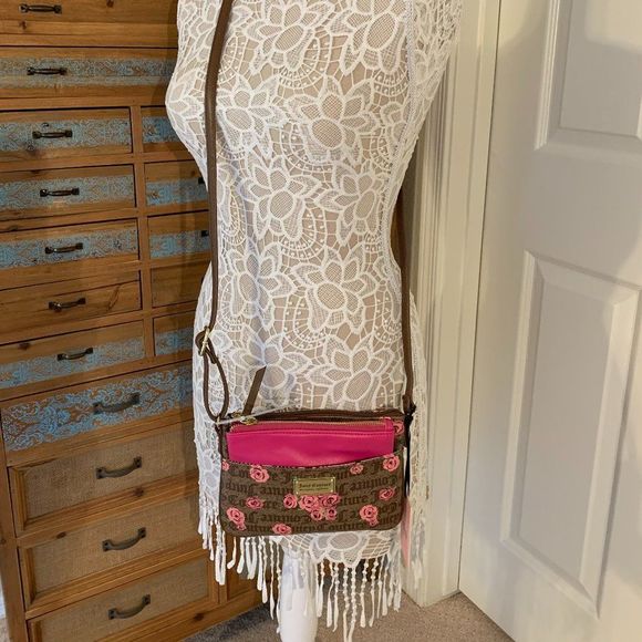 Juicy Couture Pink Bloom in Brown Signature Crossbody w/extra pouch - Picture 7 of 9